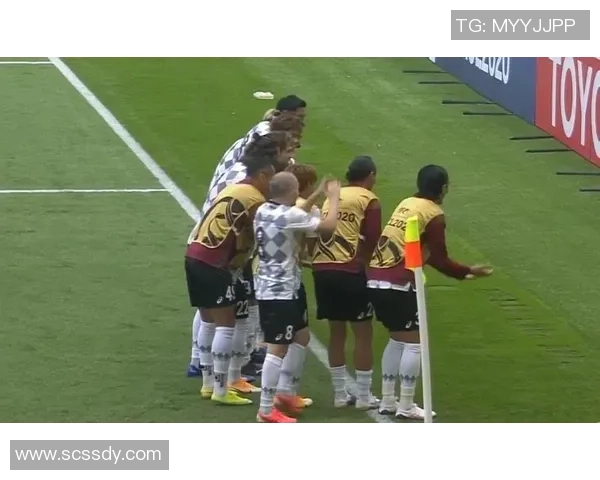 足球明星悠闲时刻抽雪茄的精彩瞬间与背后故事分享